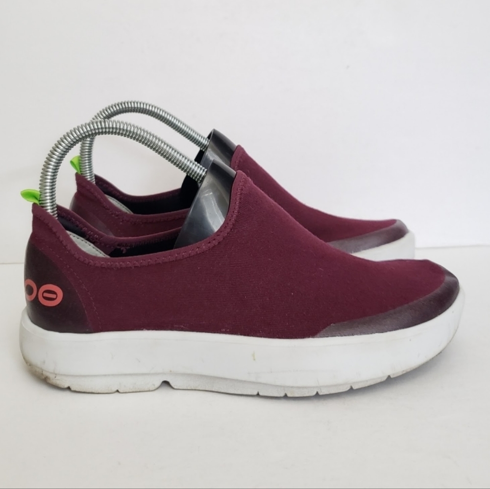 OOFOS Oomg Eezee Low Canvas Slip On Sneakers Shoes Womens Size 8